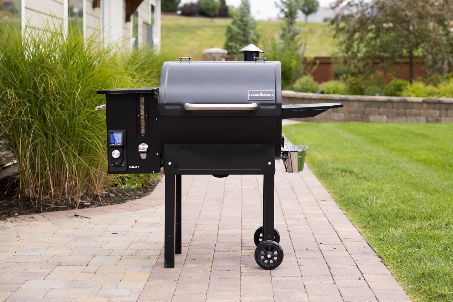 Camp Chef DLX Pellet Grill/Smoker with Gen 3 Wifi Black