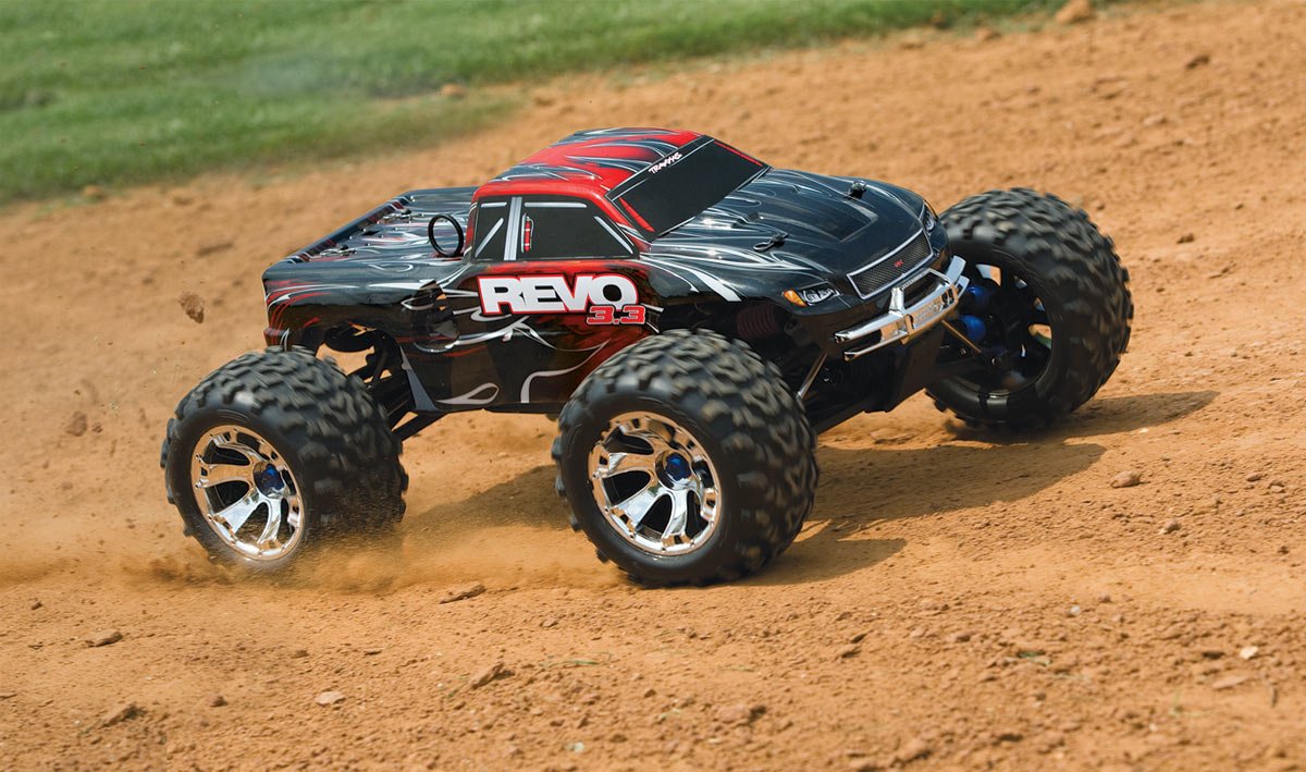 Traxxas Revo 3.3: 4WD Powered Monster Truck (1/10 Scale), Green